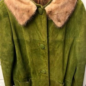 Vintage Green suede car jacket with fur collar
